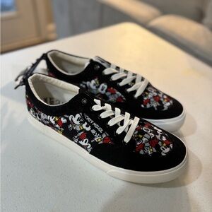 Disney Mickey Mouse Men’s Sneakers Shoes Size 11.5 NWT
